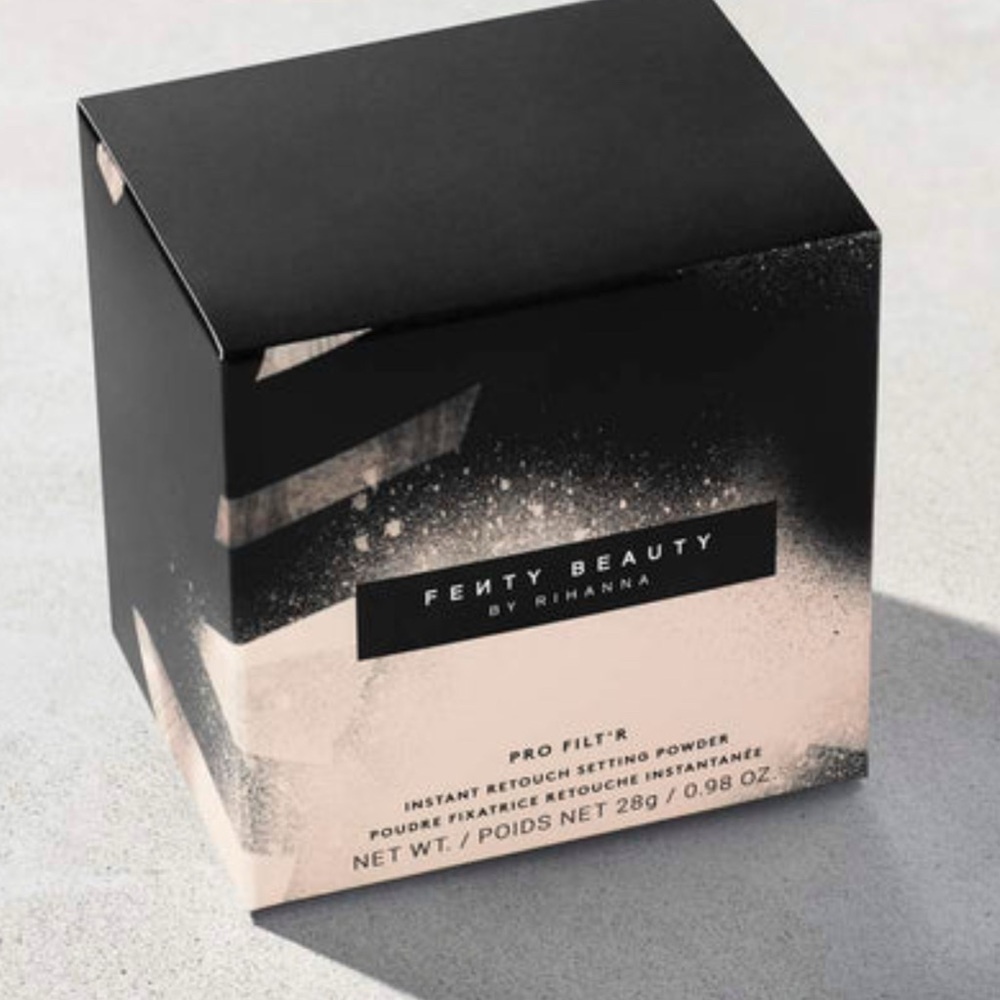Fenty Beauty Pro Filt'r Instant Retouch Setting Powder - Black and Cream